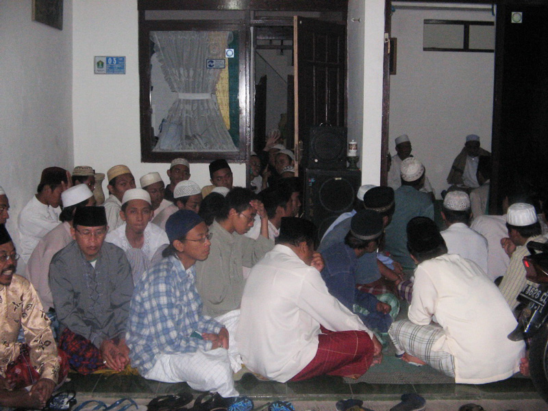 Suasana Majlis Ta'lim Padang Ati yang dipusatkan di kediaman Gus Mushoddaq